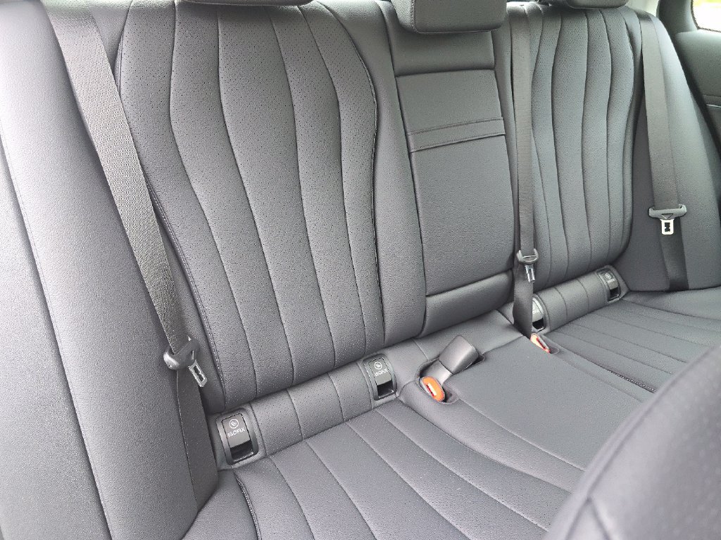 New 2027 Mercedes-Benz E 350 4MATIC Sedan image 22