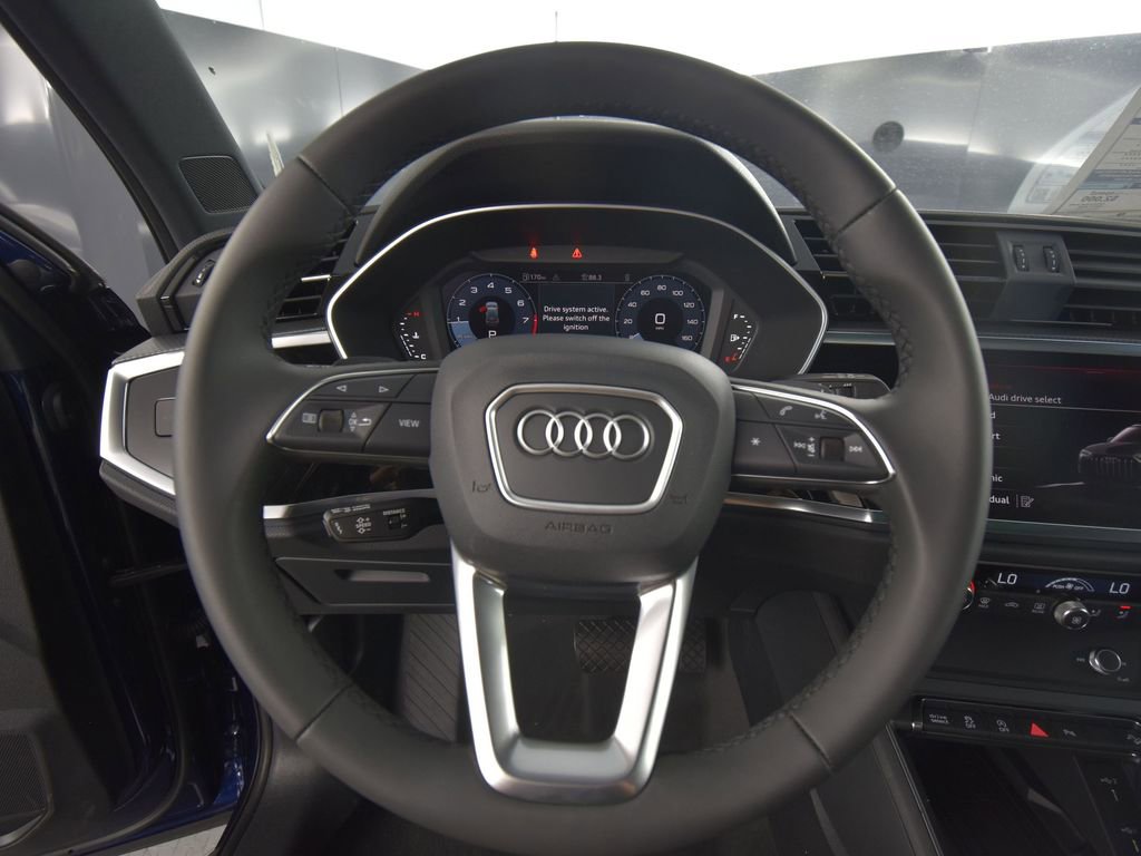 New 2025 Audi Q3 2.0T Premium image 19