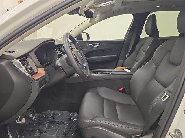 Used 2024 Volvo XC60 B5 Plus w/ Protection Package Premier AWD/4WD image 21