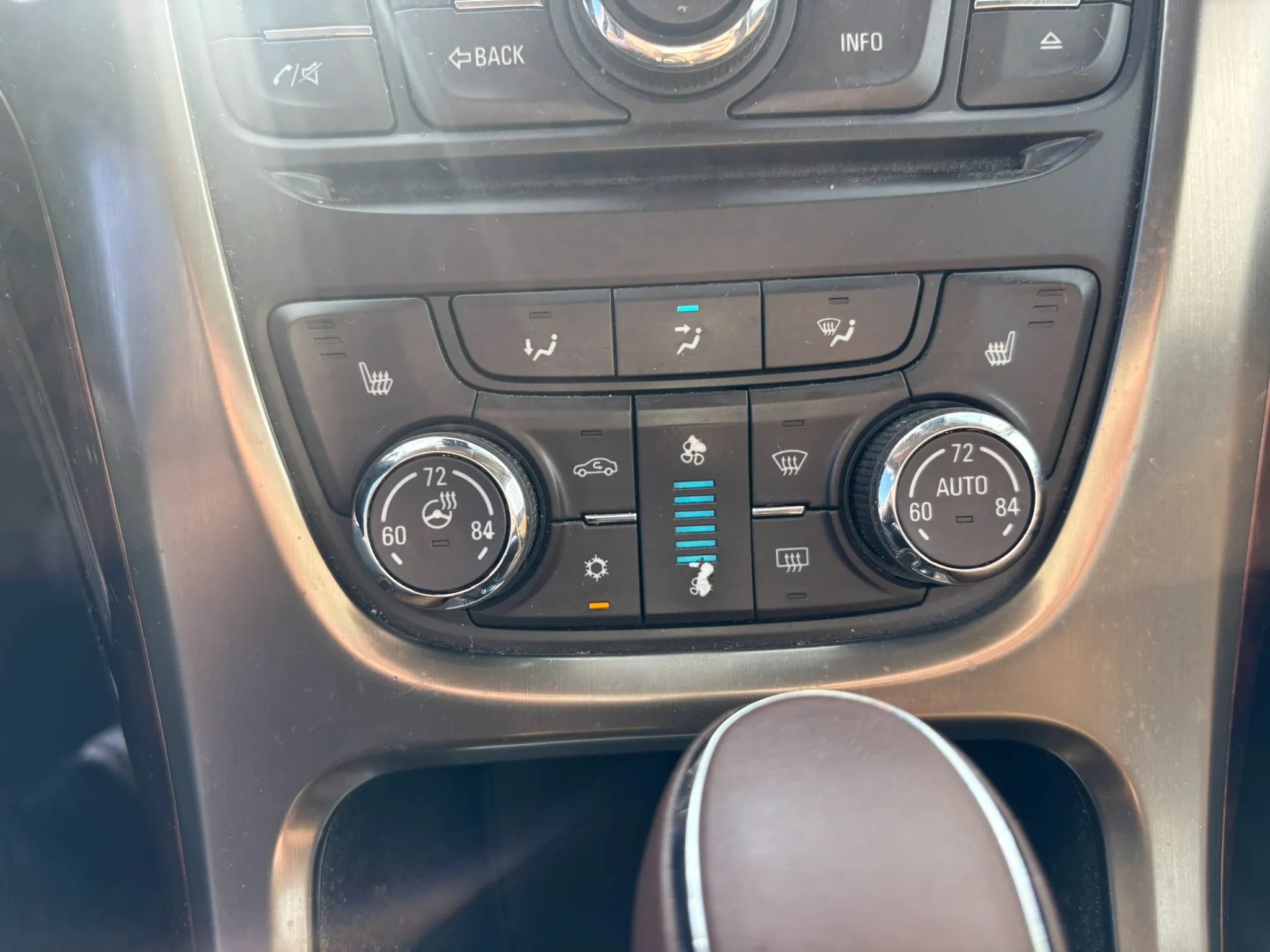Used 2012 Buick Verano Leather FWD image 22