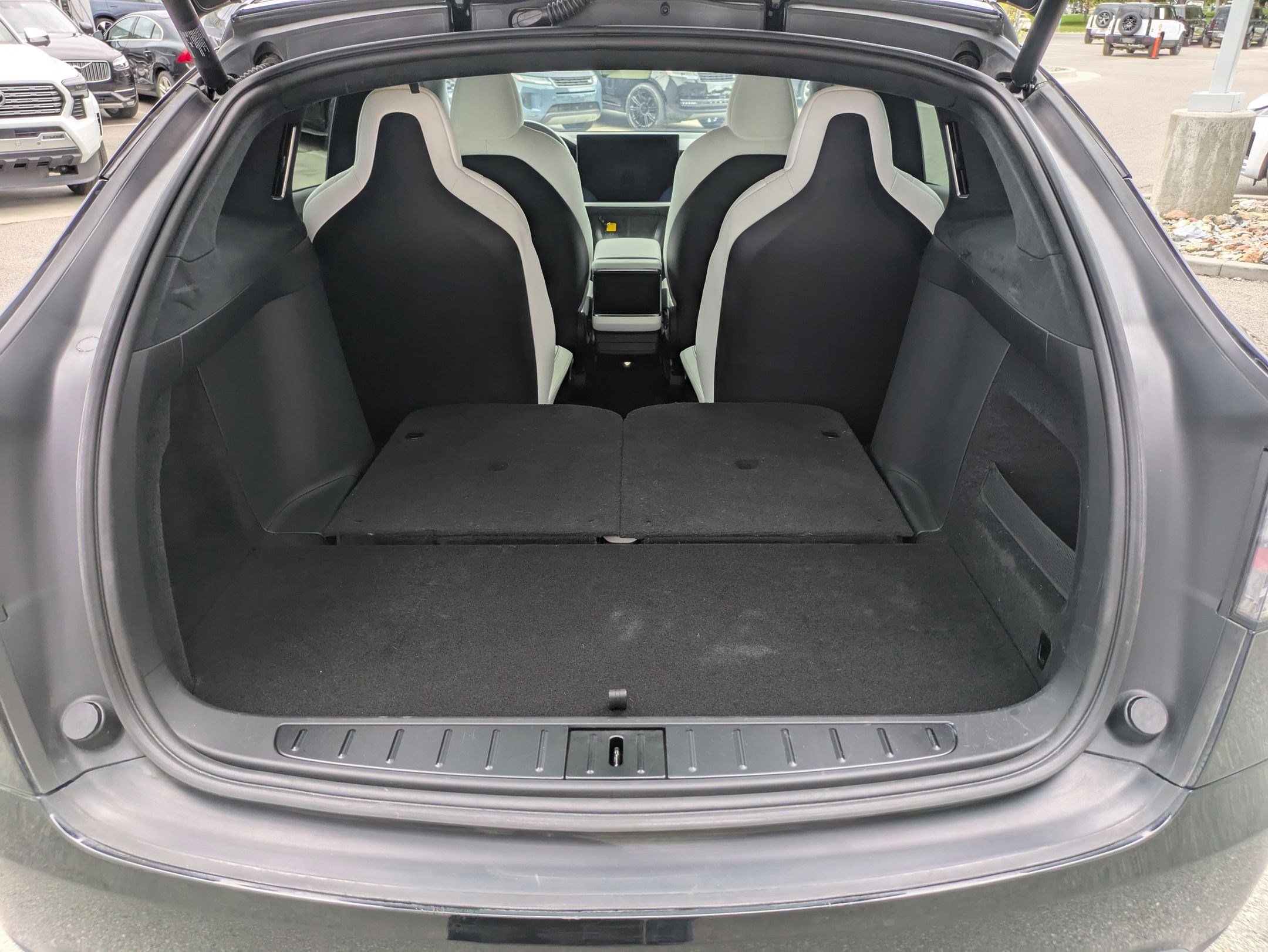Used 2023 Tesla Model X Plaid image 28