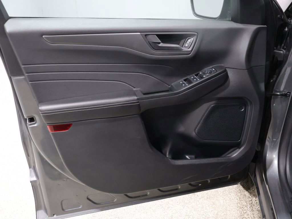 Used 2025 Ford Escape Active image 10