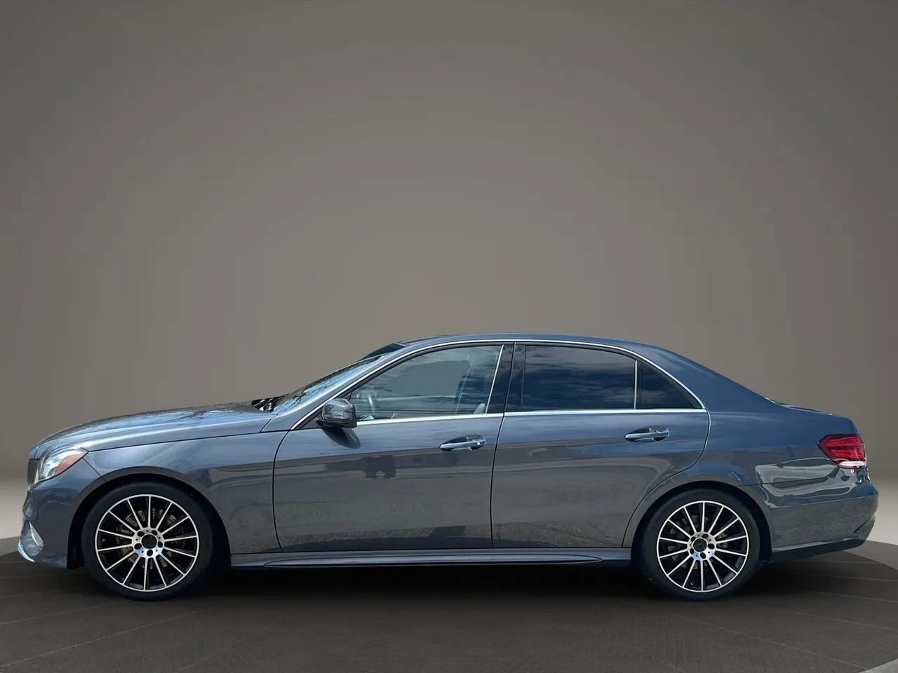 Used 2016 Mercedes-Benz E 350 4MATIC Sedan image 8