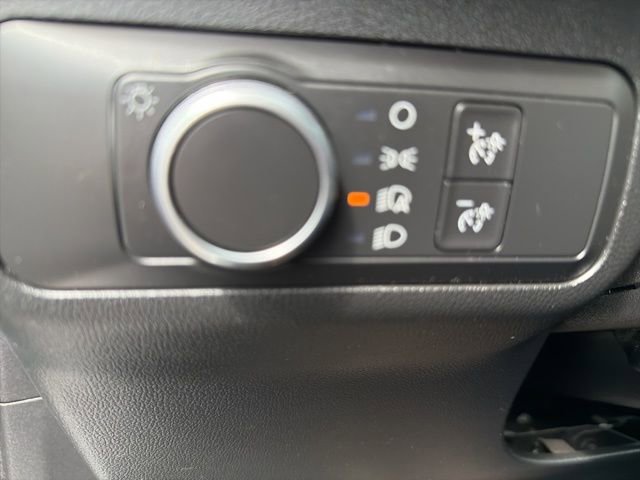 Used 2020 Ford Escape SE image 18