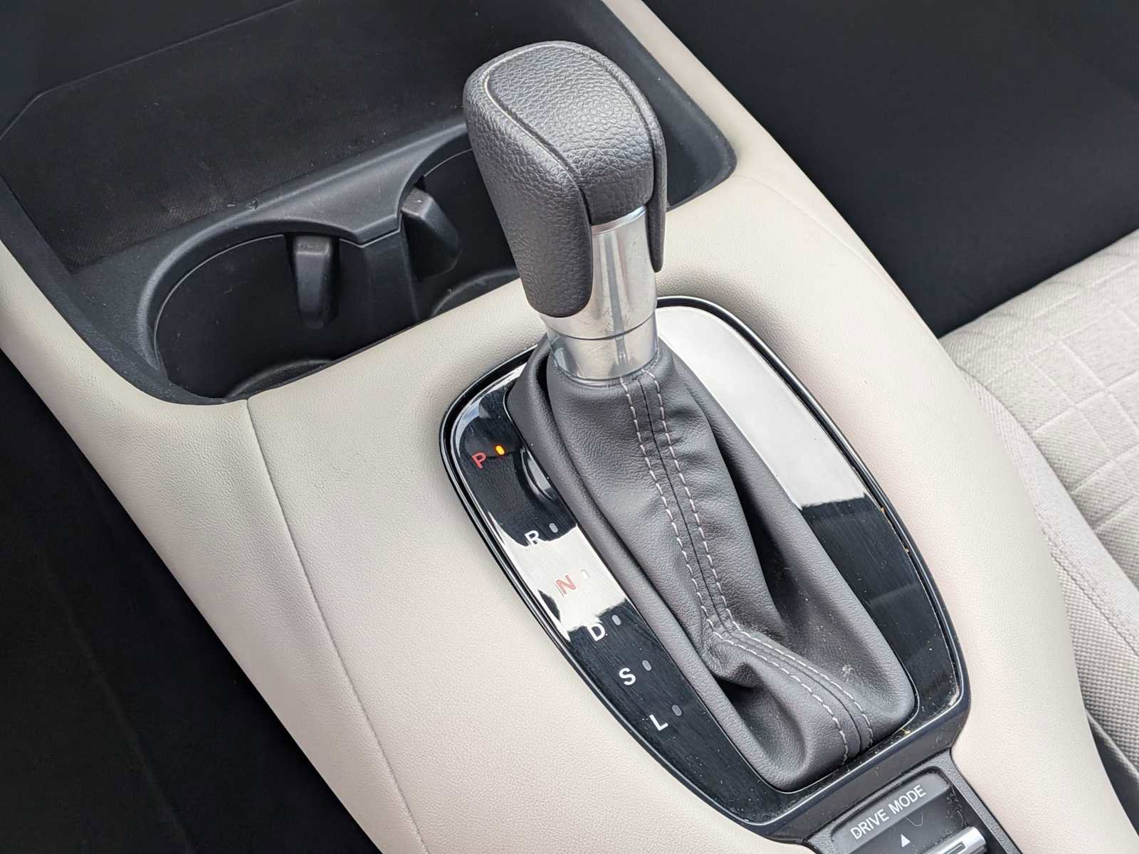 Used 2024 Honda HR-V LX image 28