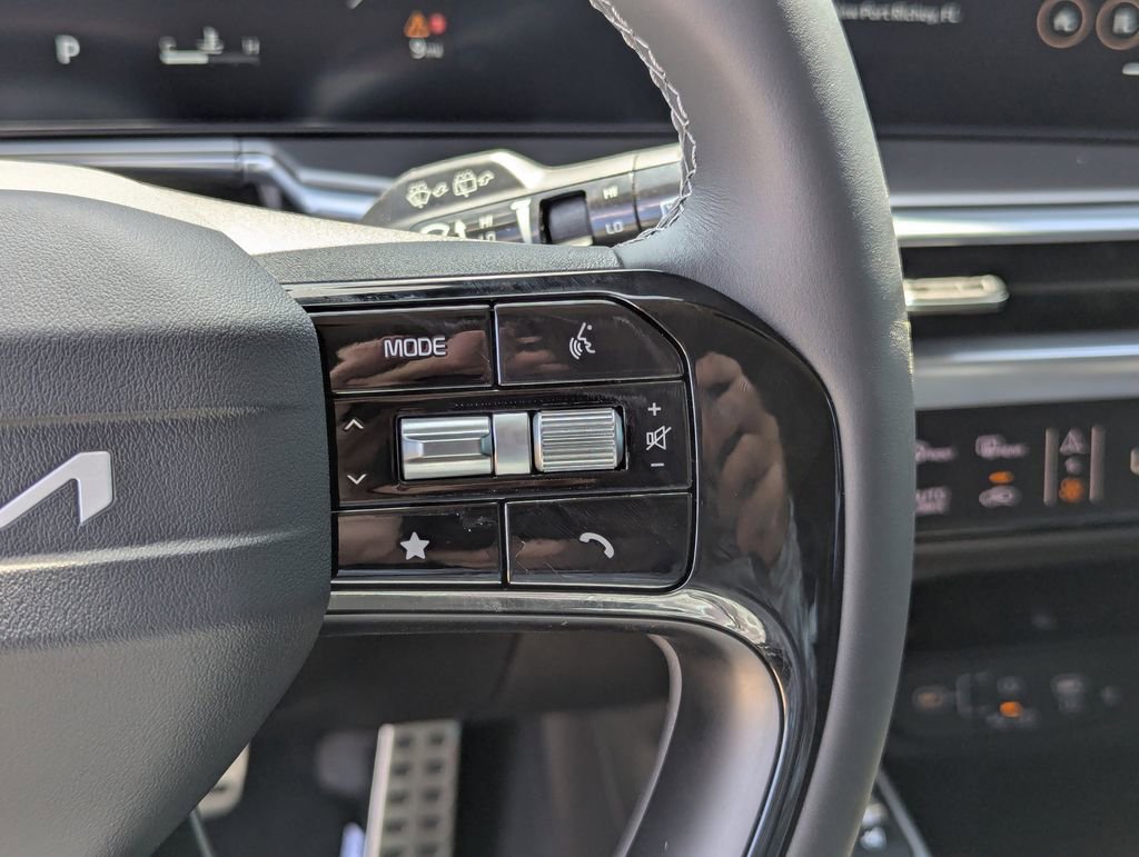 New 2026 Kia Sorento SX FWD image 32