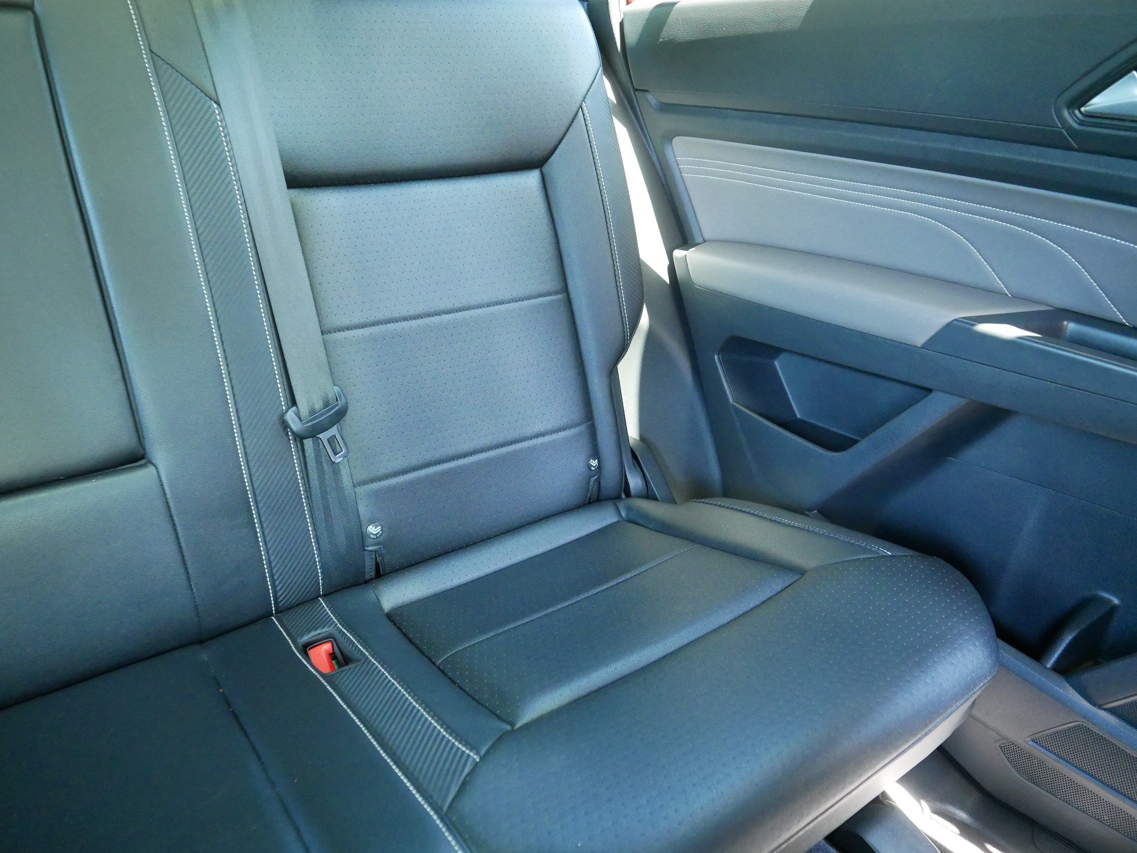 Used 2021 Volkswagen Atlas Cross Sport SE w/ Panoramic Sunroof Package AWD/4WD image 14
