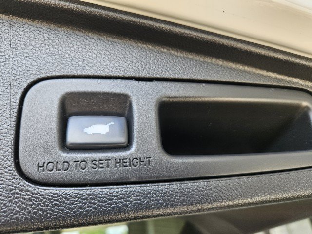 Used 2018 Honda CR-V Touring image 12