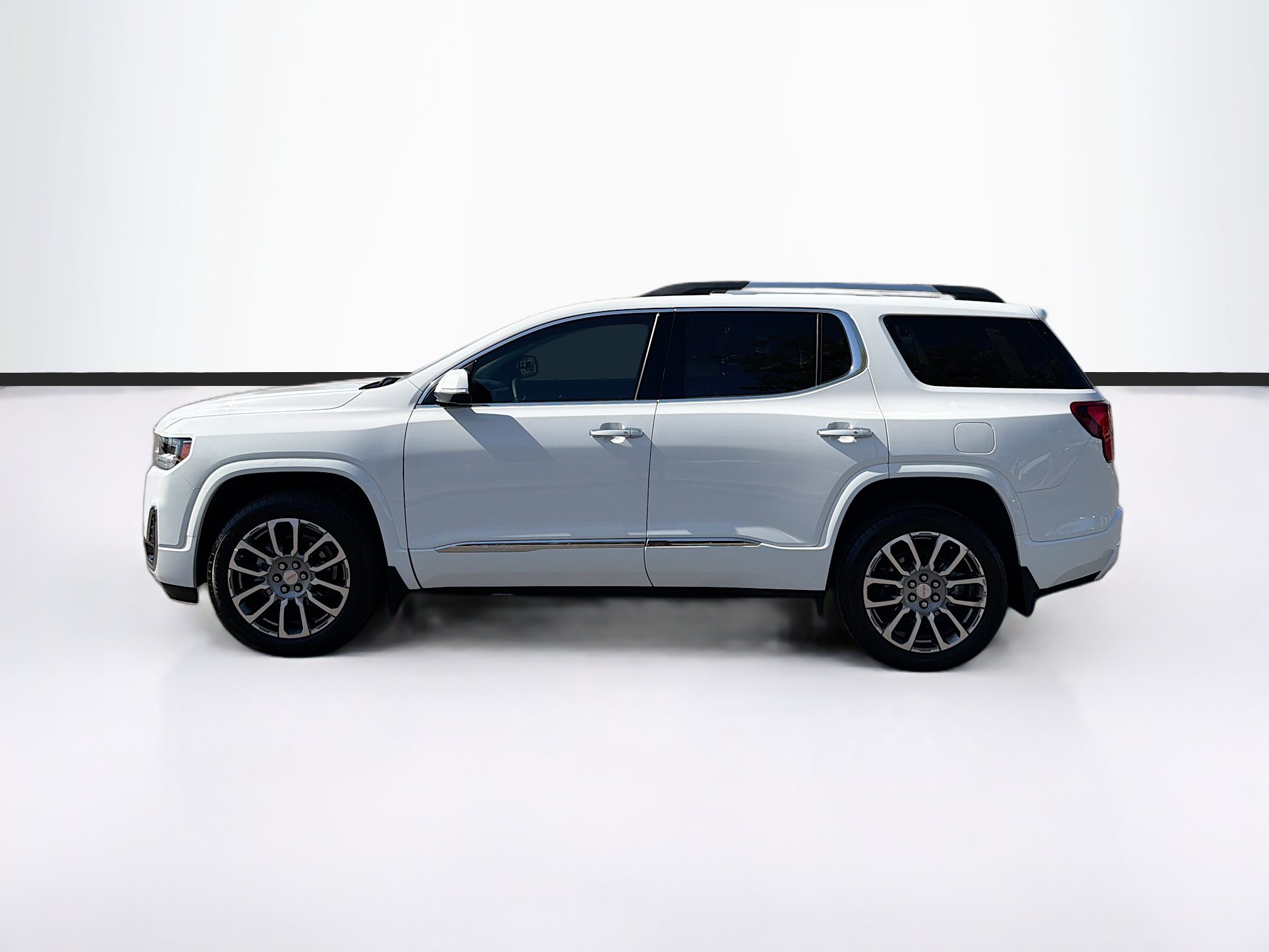 Used 2023 GMC Acadia Denali w/ Denali Technology Package FWD image 8