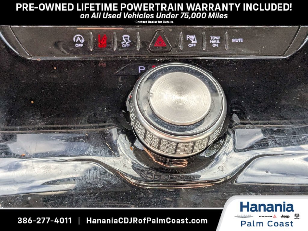 Used 2024 Jeep Wagoneer L Series II RWD image 23