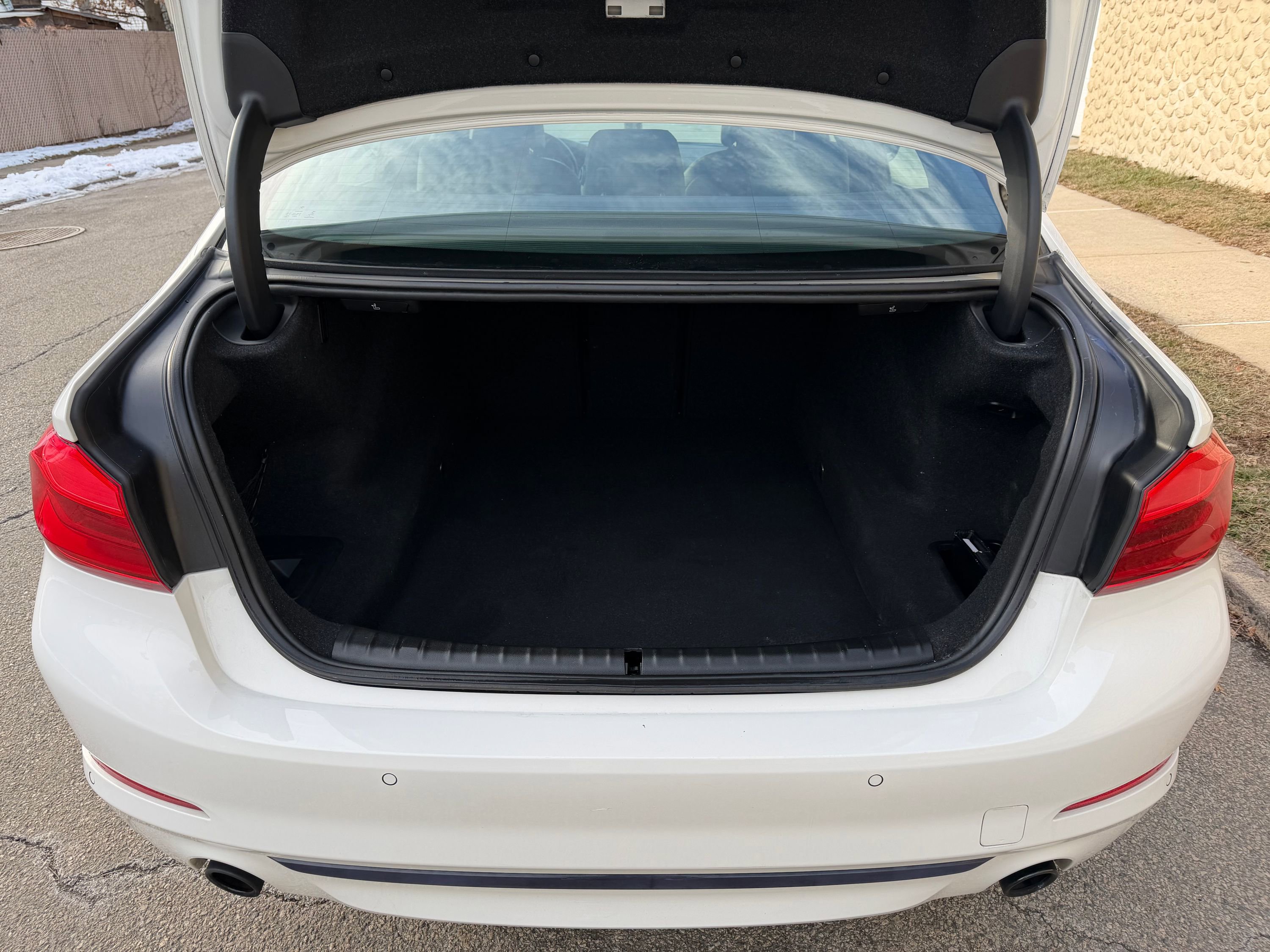 Used 2018 BMW 530i xDrive image 14