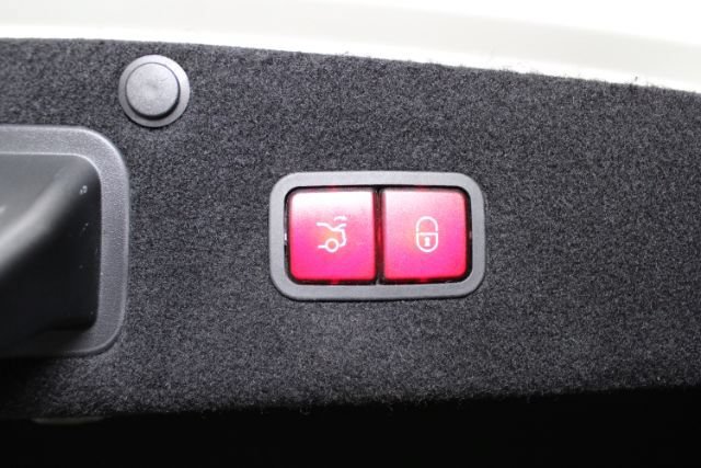 Used 2015 Mercedes-Benz S 550 4MATIC Sedan image 27