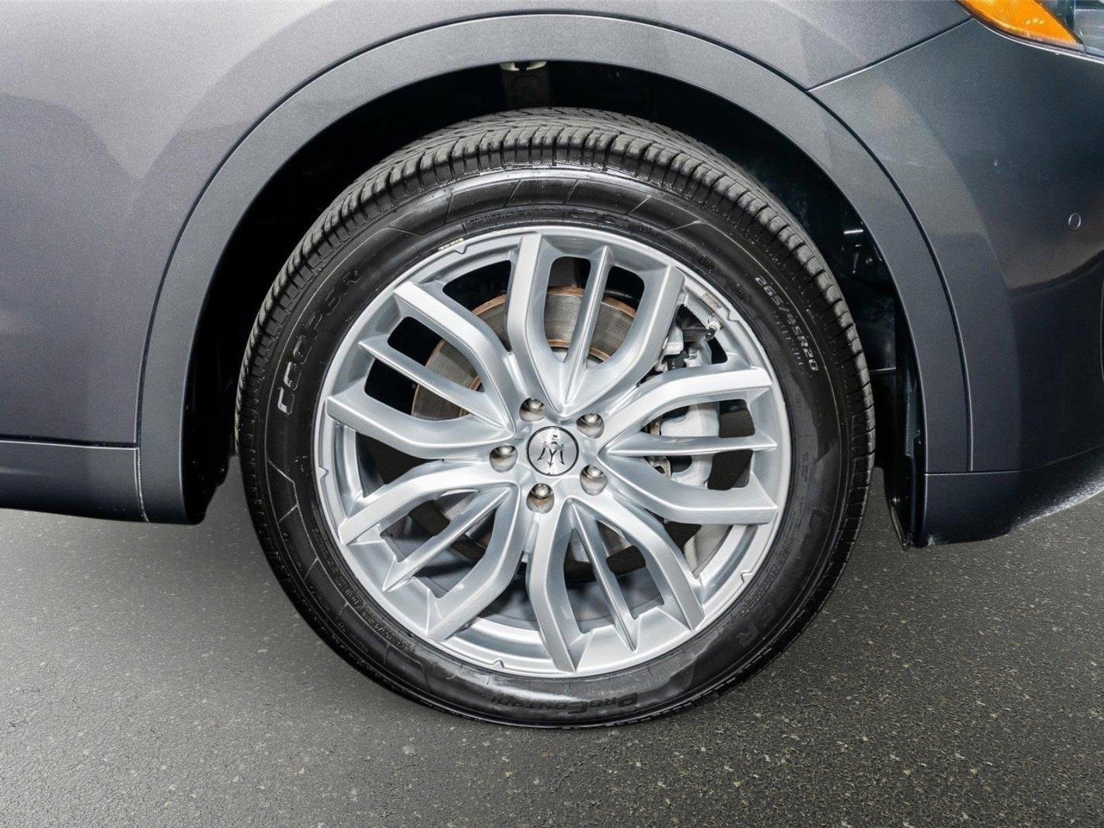 Used 2022 Maserati Levante GT AWD/4WD image 6