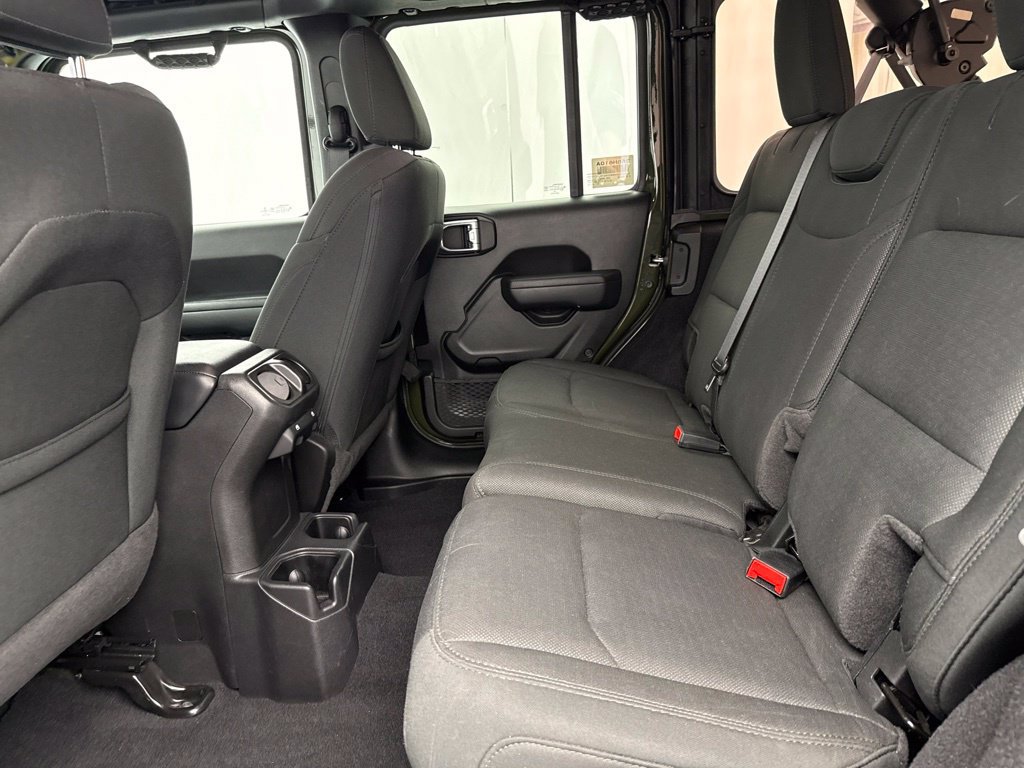 Used 2022 Jeep Wrangler Unlimited Sport AWD/4WD image 14