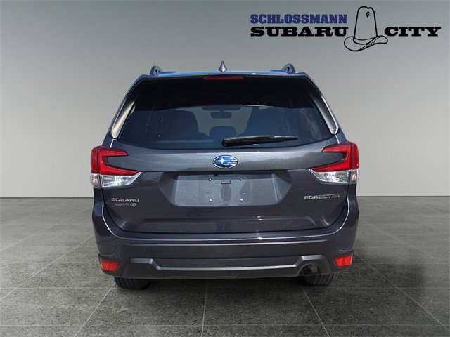 Used 2022 Subaru Forester Premium image 8