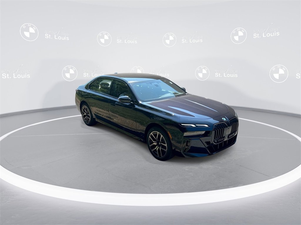 New 2026 BMW 740i xDrive image 2