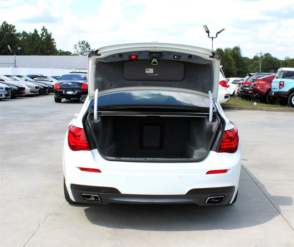 Used 2013 BMW 750Li RWD image 40