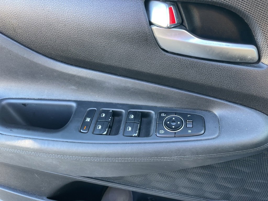 Used 2020 Hyundai Santa Fe SE image 19