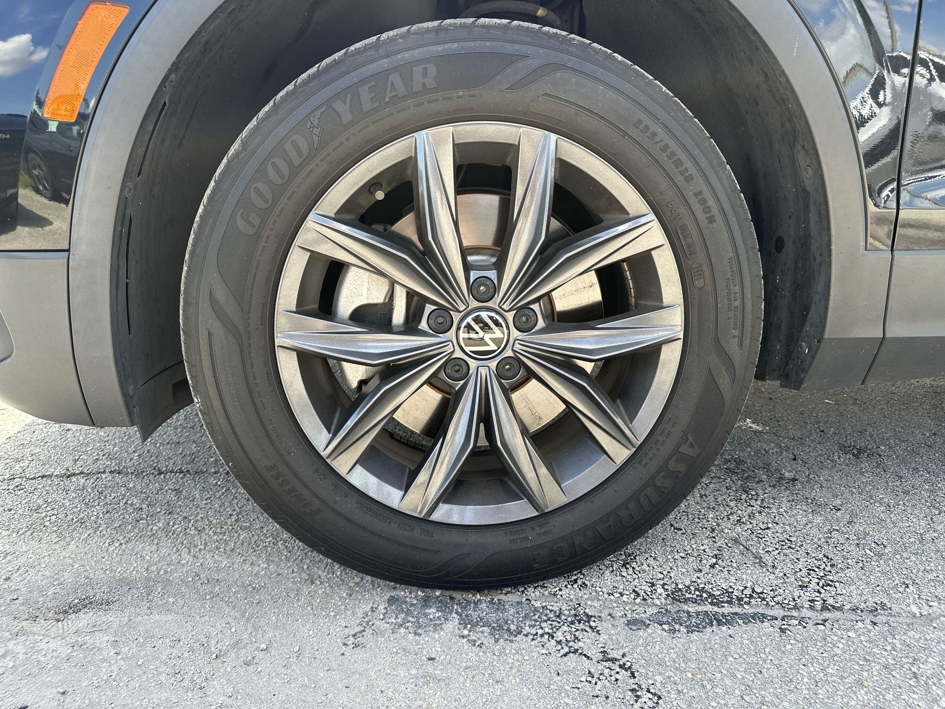 Used 2023 Volkswagen Tiguan SE FWD image 18
