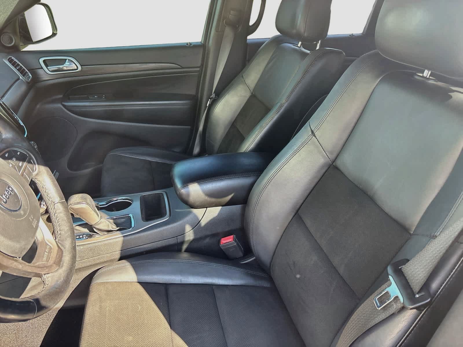 Used 2021 Jeep Grand Cherokee Laredo X AWD/4WD image 22