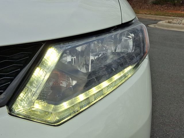 Used 2015 Nissan Rogue SL image 9