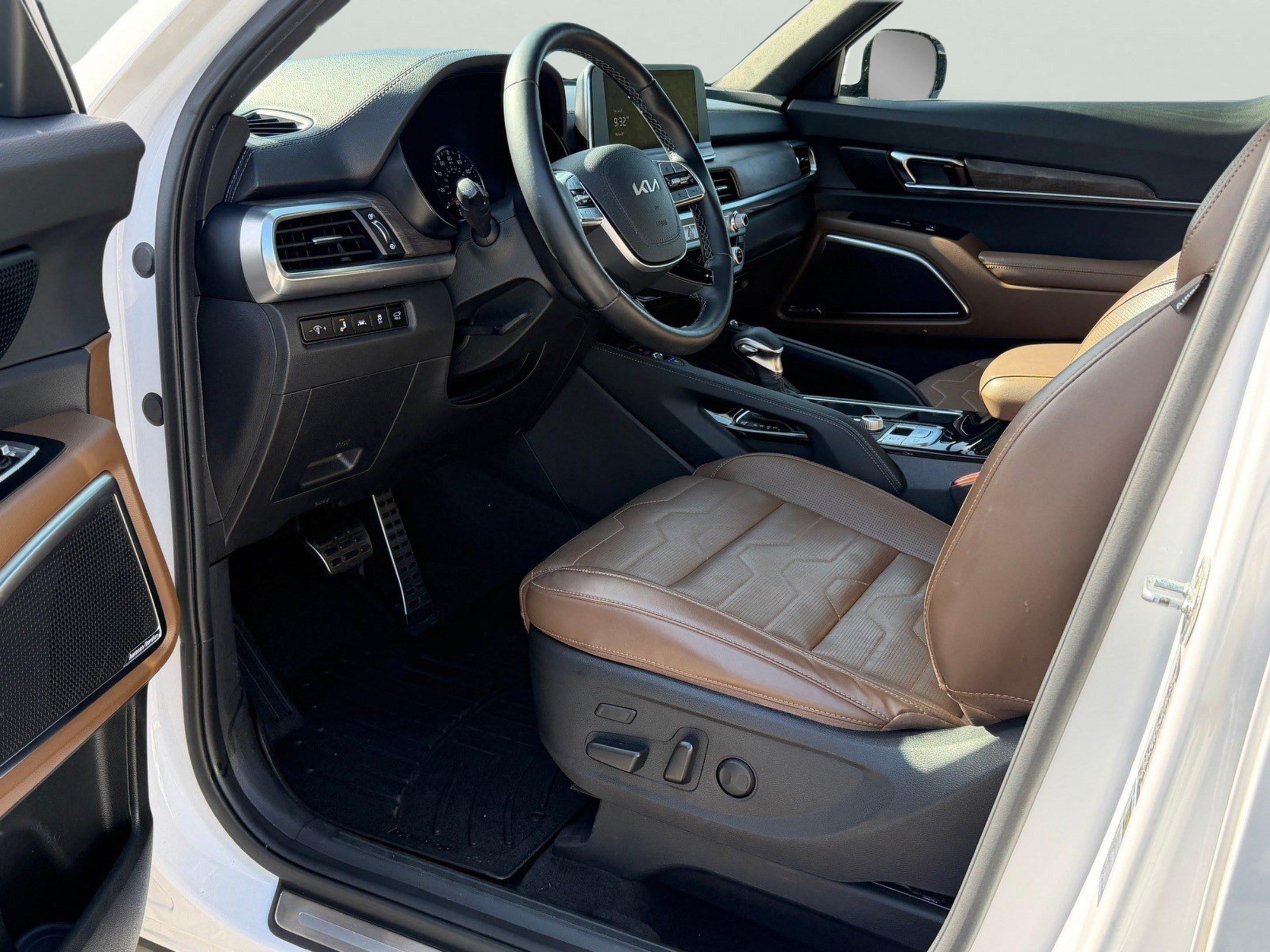 Used 2022 Kia Telluride SX w/ SX Prestige Package AWD/4WD image 16