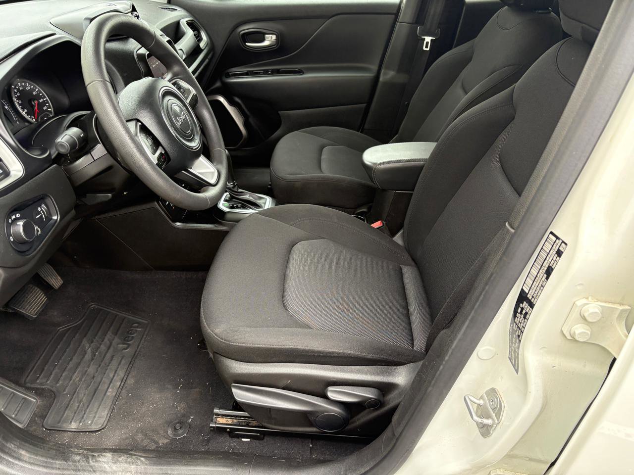 Used 2023 Jeep Renegade Latitude image 5