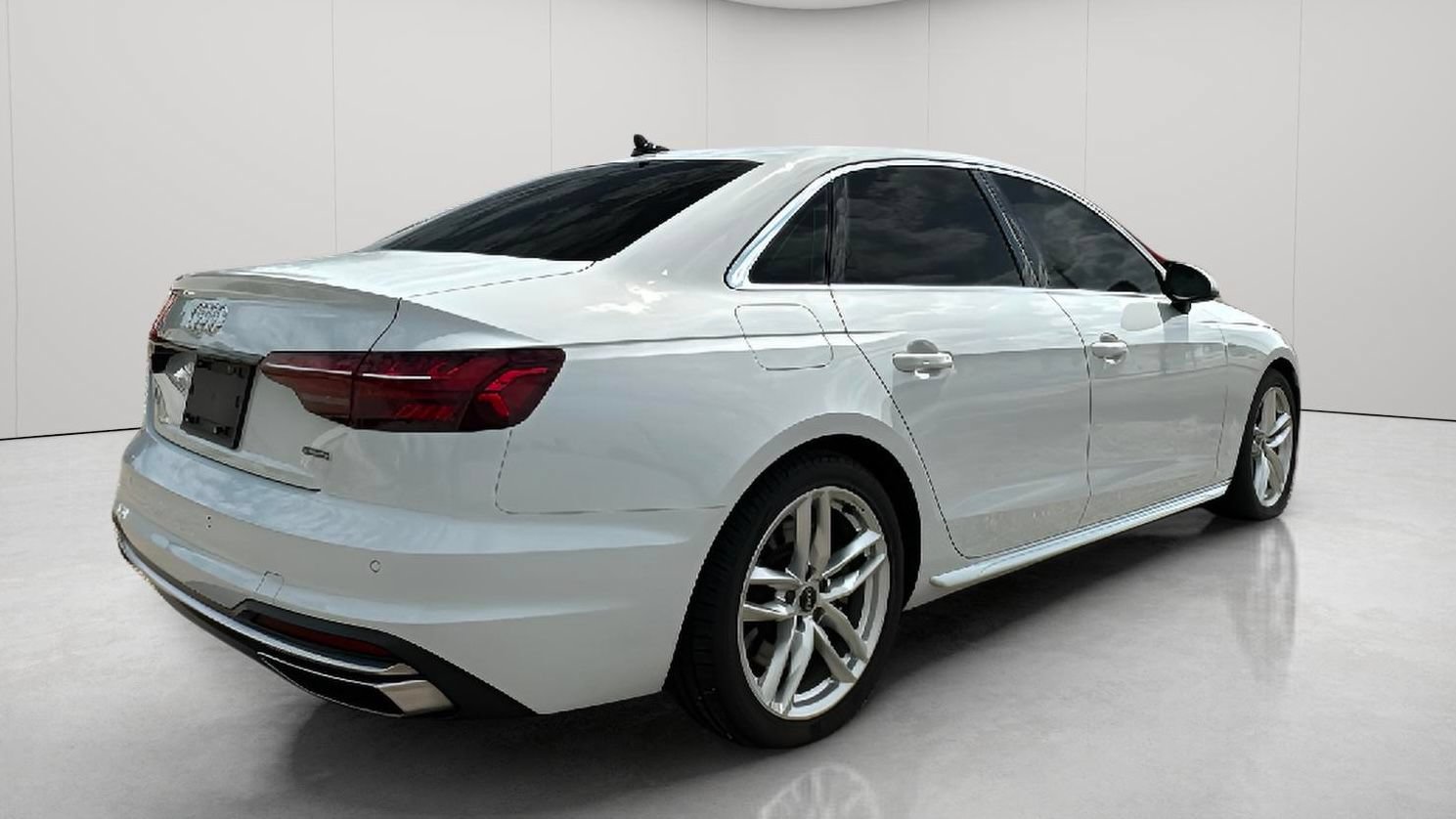 Used 2022 Audi A4 2.0T Premium Plus w/ Premium Plus Package AWD/4WD image 4