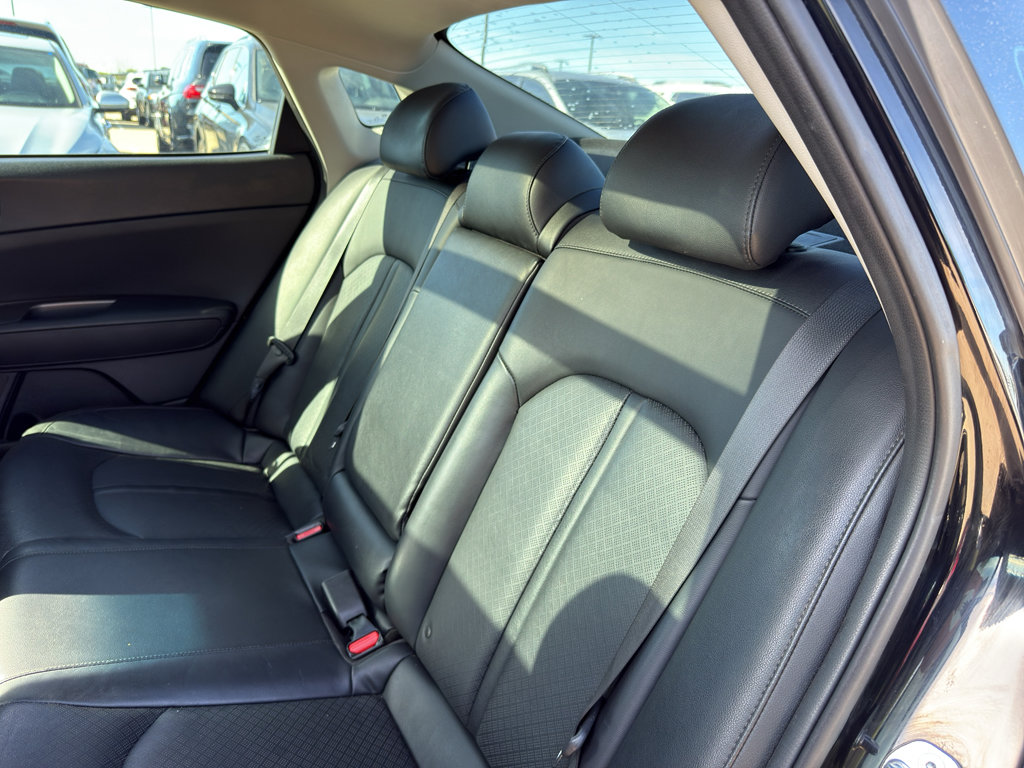 Used 2020 Kia Optima SE image 25