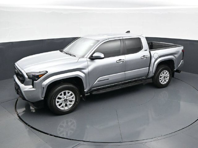 Used 2024 Toyota Tacoma SR5 AWD/4WD image 35