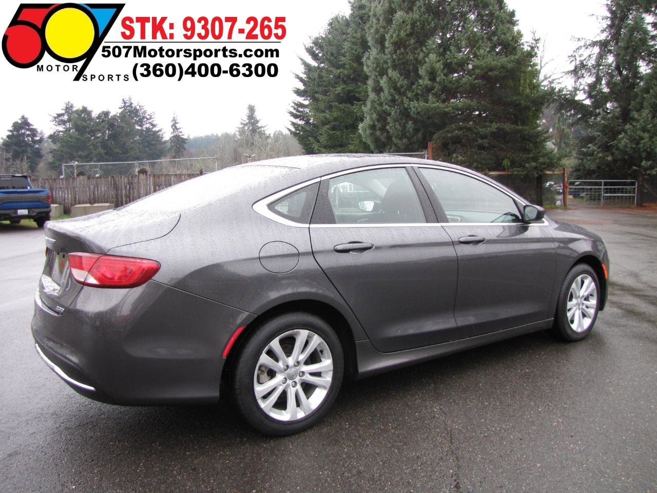 Used 2016 Chrysler 200 Limited image 8