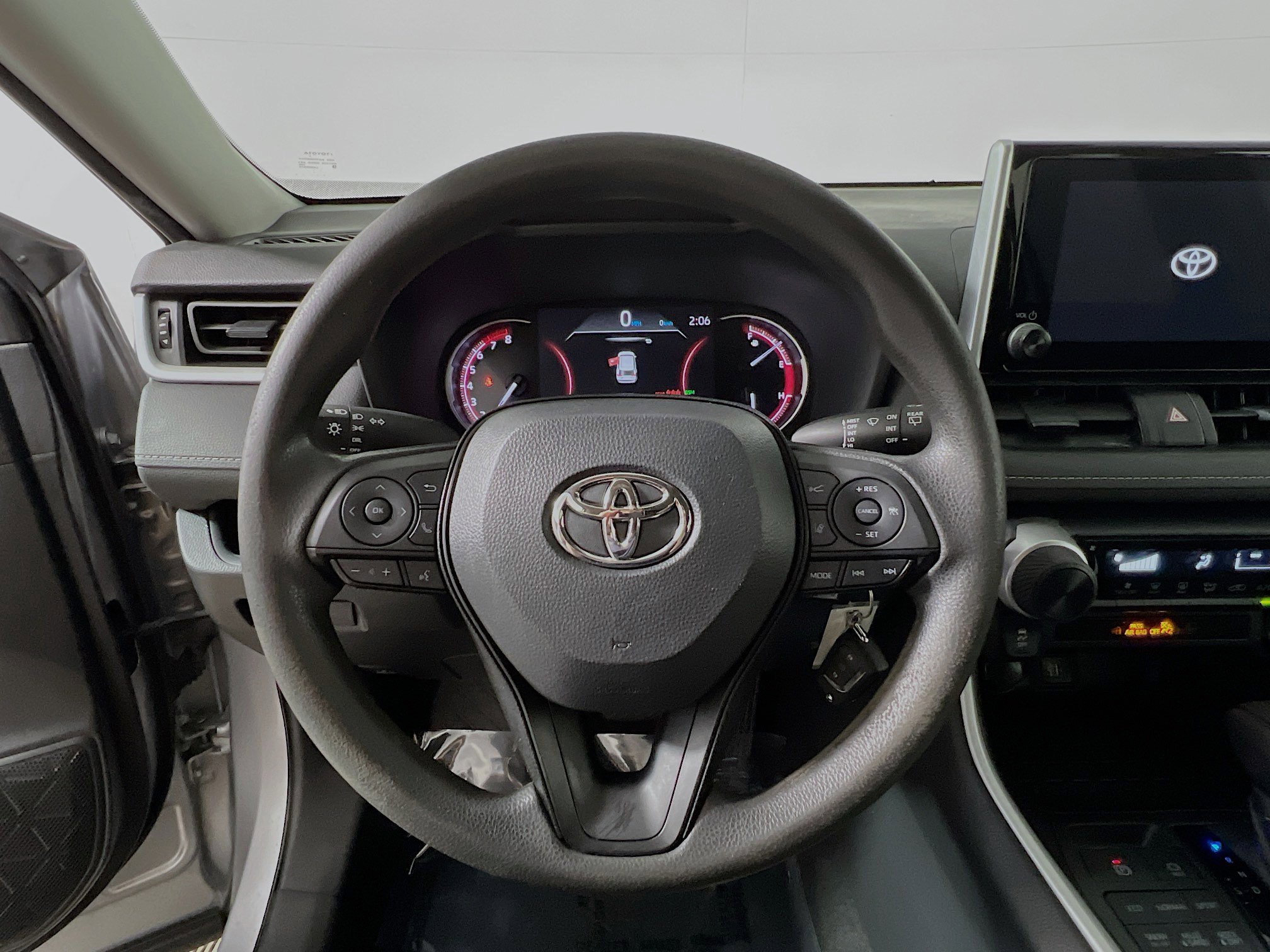 Used 2023 Toyota RAV4 LE image 18