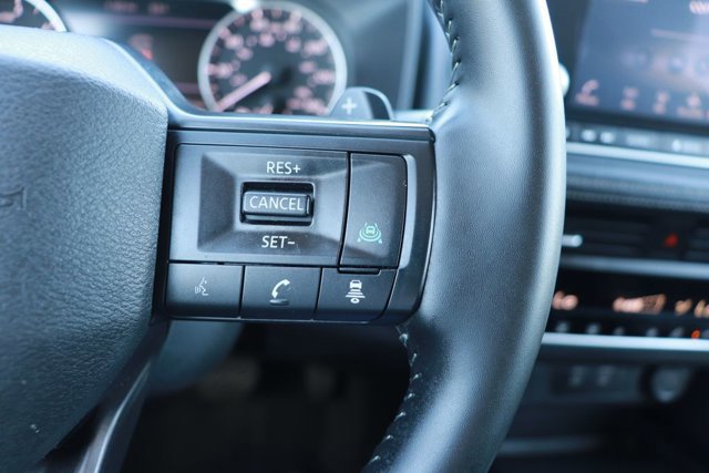 Used 2025 Nissan Rogue SV image 20