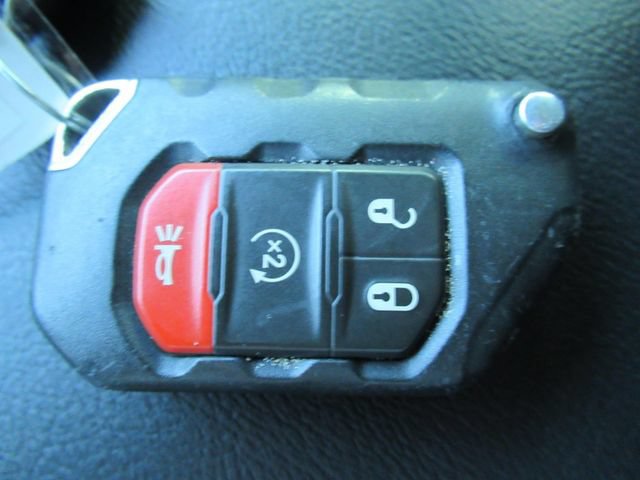 Used 2019 Jeep Wrangler Unlimited Sahara AWD/4WD image 31