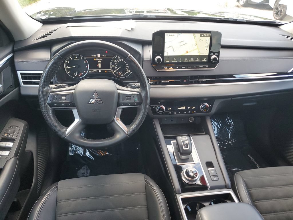 Used 2024 Mitsubishi Outlander SE FWD image 3
