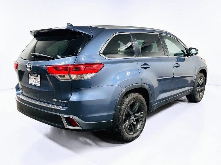 Used 2019 Toyota Highlander Limited Platinum AWD/4WD image 4
