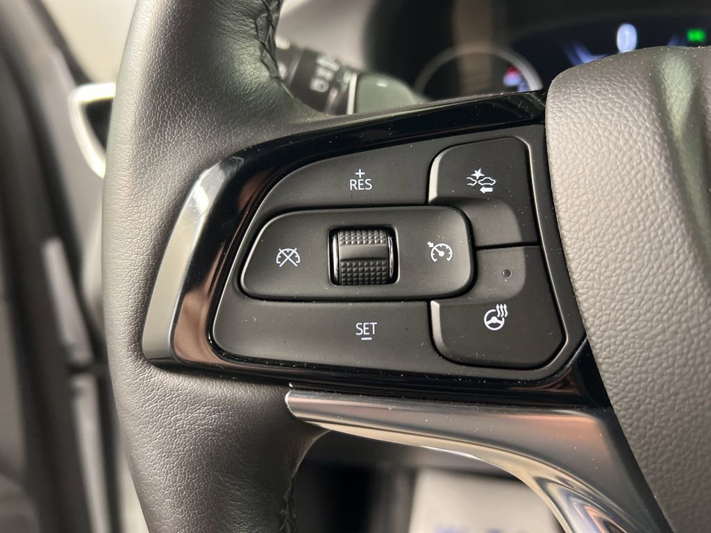 Used 2023 Buick Enclave Avenir w/ Avenir Technology Package AWD/4WD image 17