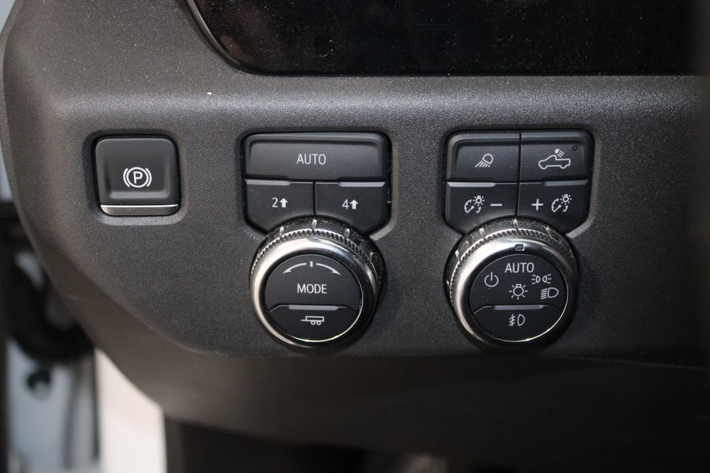 Used 2025 GMC Sierra 1500 SLT image 28