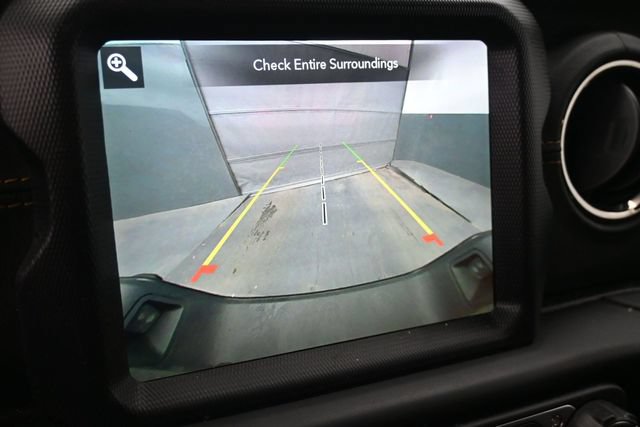 Used 2023 Jeep Gladiator Overland AWD/4WD image 18