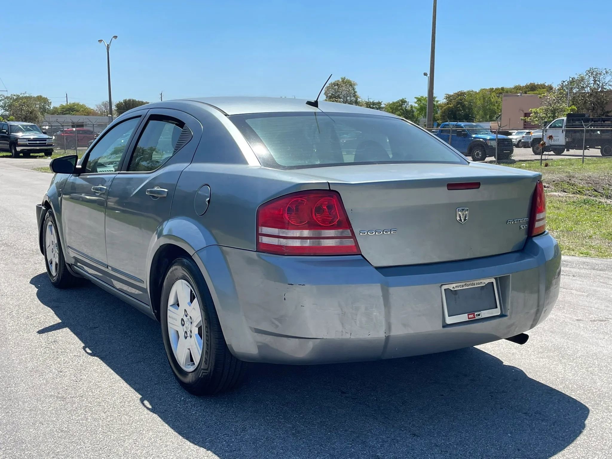 Used 2010 Dodge Avenger SXT FWD image 7