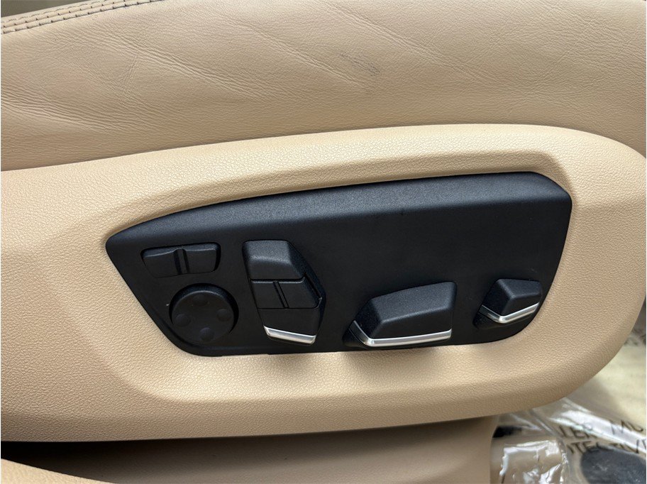 Used 2015 BMW 750Li RWD image 46