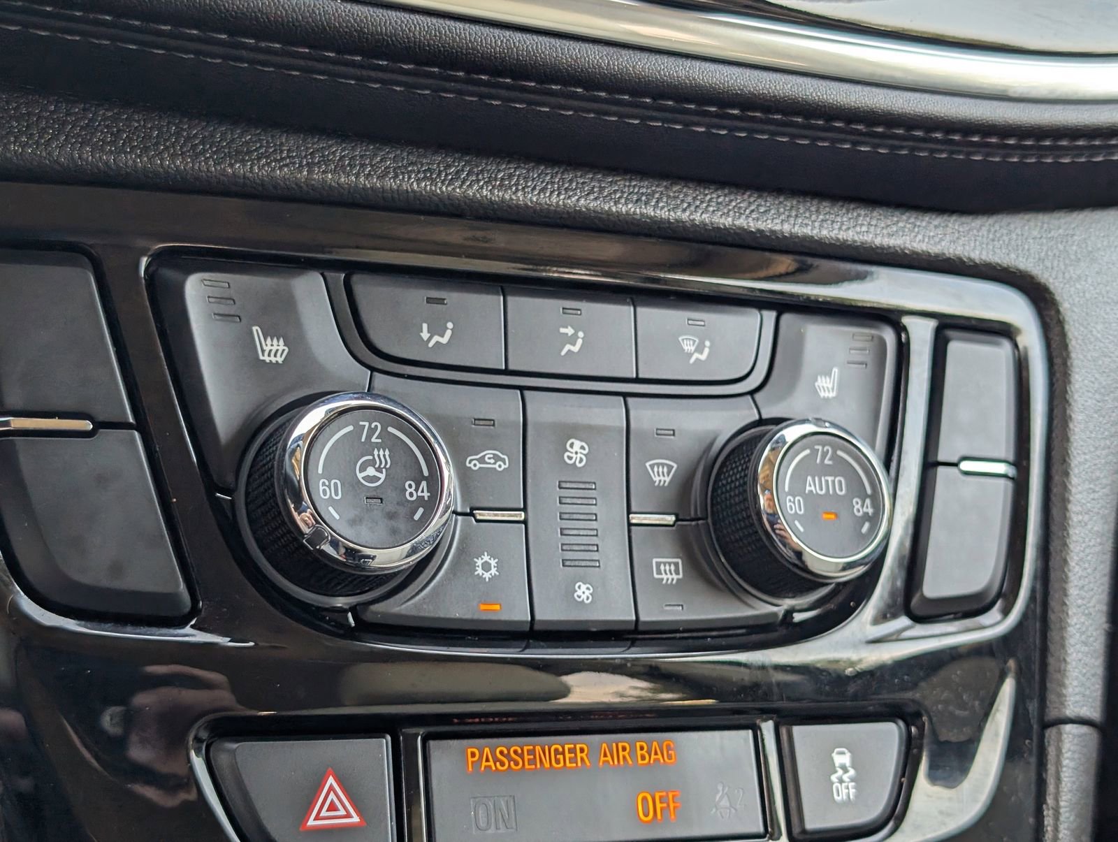 Used 2018 Buick Encore Essence image 7