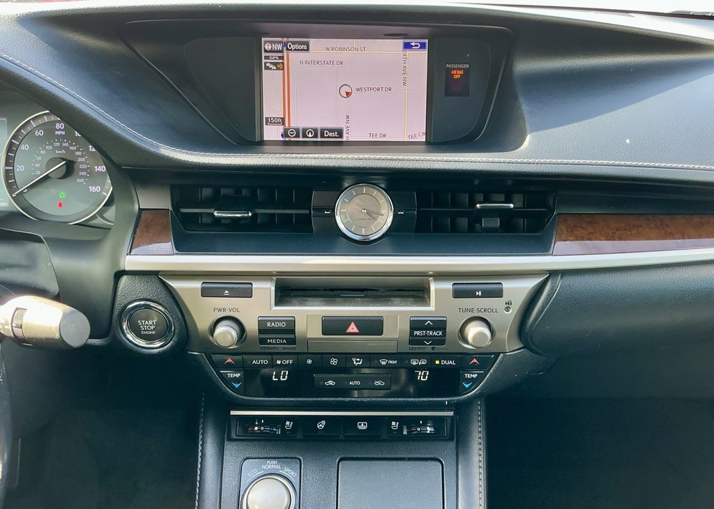 Used 2016 Lexus ES 350 w/ Luxury Package w/Wood Trim image 32