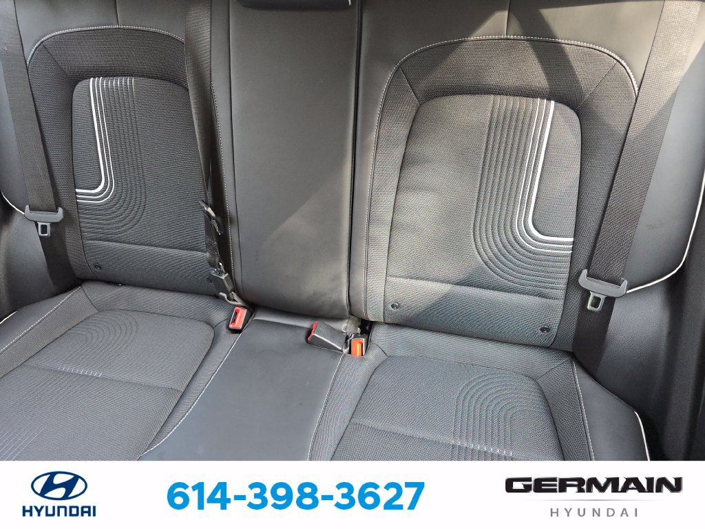 Used 2024 Hyundai Venue Limited FWD image 19