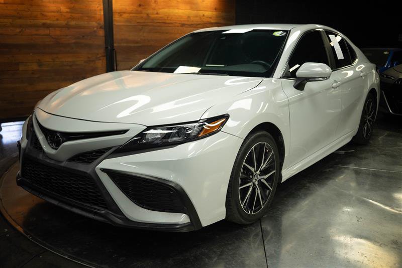 Used 2023 Toyota Camry SE w/ Cold Weather Package AWD/4WD image 2