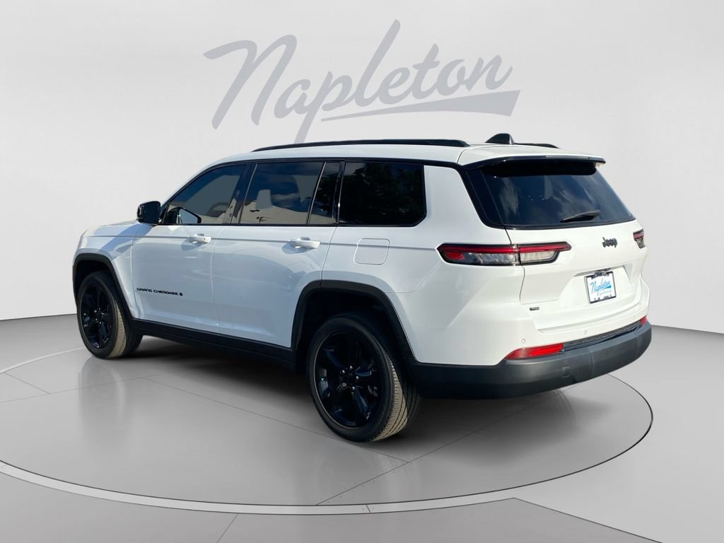 Used 2021 Jeep Grand Cherokee L Laredo RWD image 3