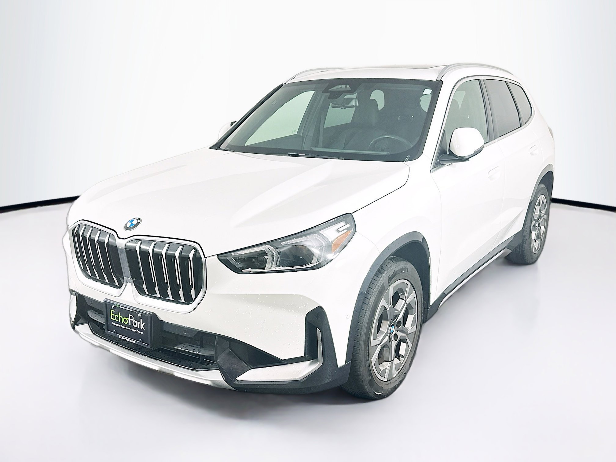 Used 2025 BMW X1 xDrive28i AWD/4WD image 3