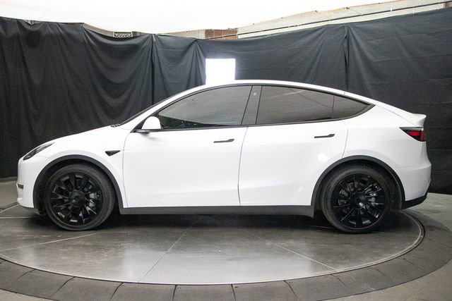 Used 2021 Tesla Model Y Long Range image 9