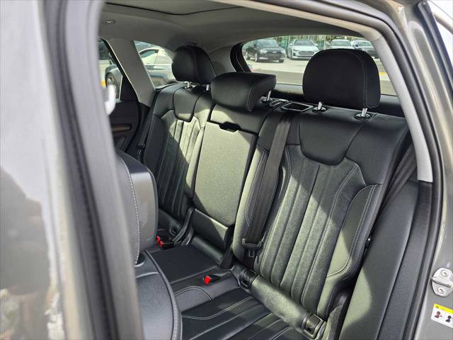 Used 2025 Audi Q5 2.0T Premium Plus w/ Premium Plus Package image 19