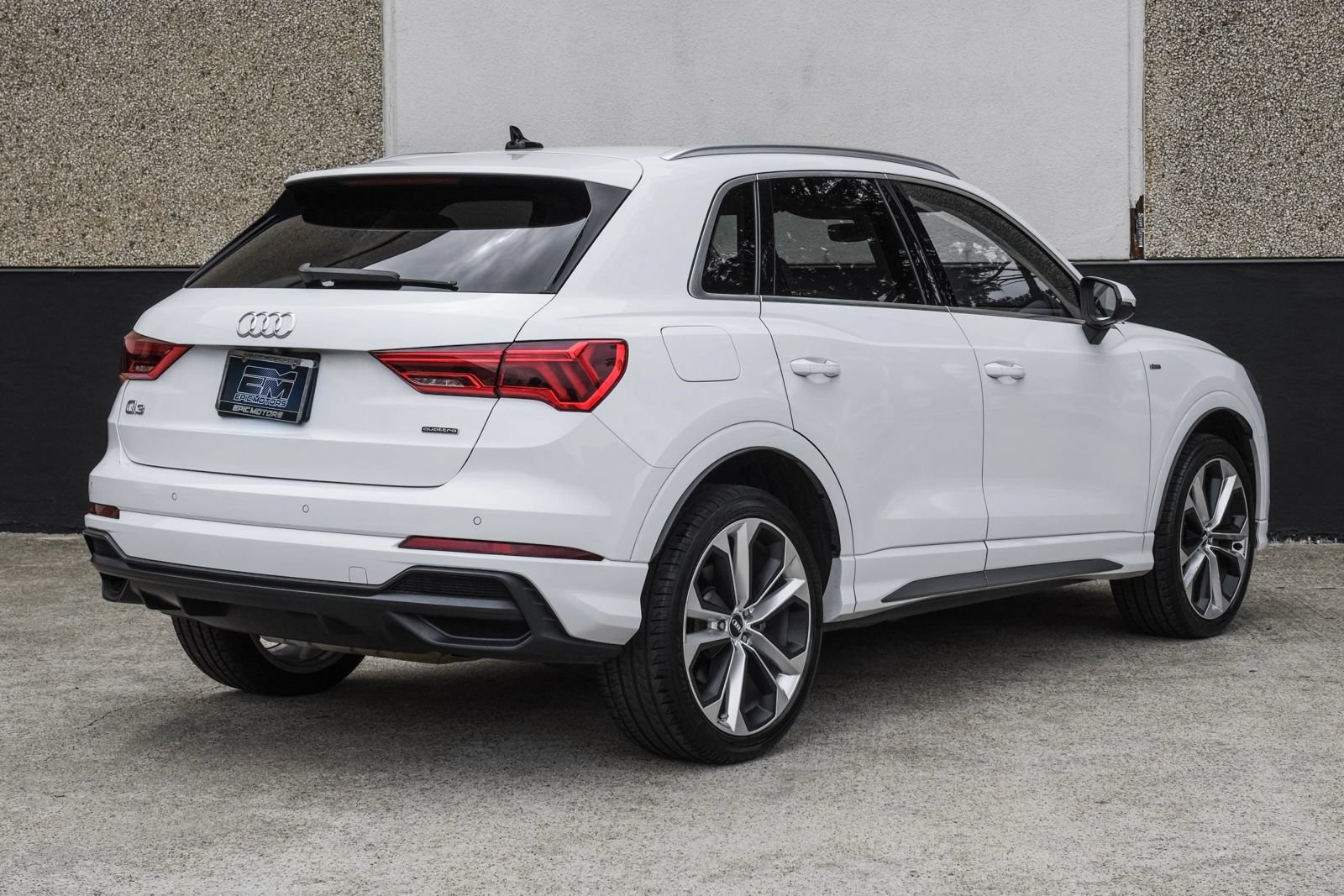 Used 2020 Audi Q3 2.0T Premium Plus w/ Premium Plus Package AWD/4WD image 9